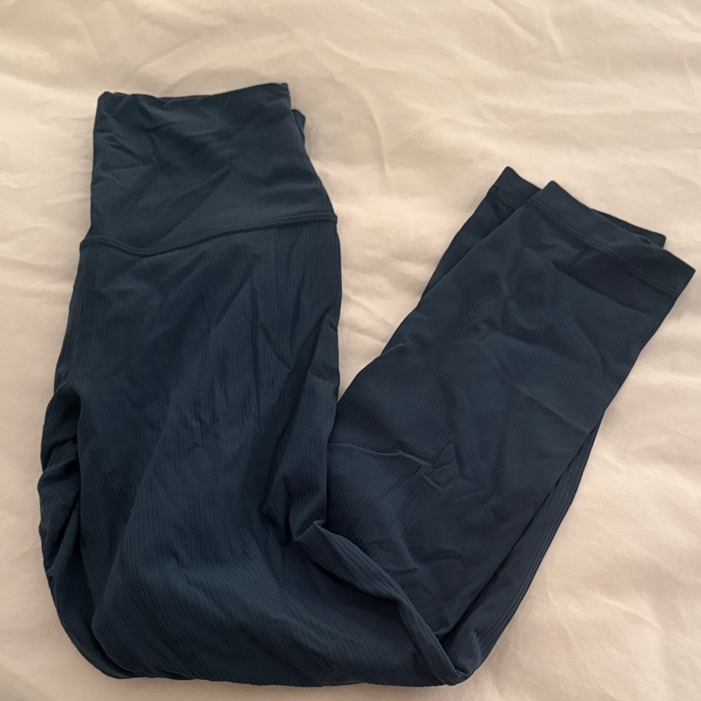 Lululemon Teal Ribbed High-Waisted Leggings. Size 4.